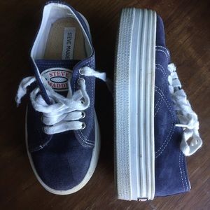 6 Steve Madden Platform 2000’s sneaker